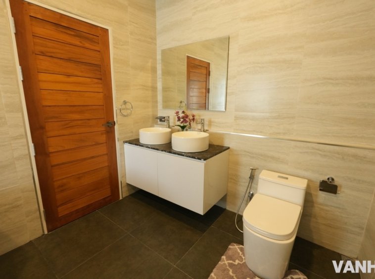 The Pyne Plus Two Hua Hin bathroom