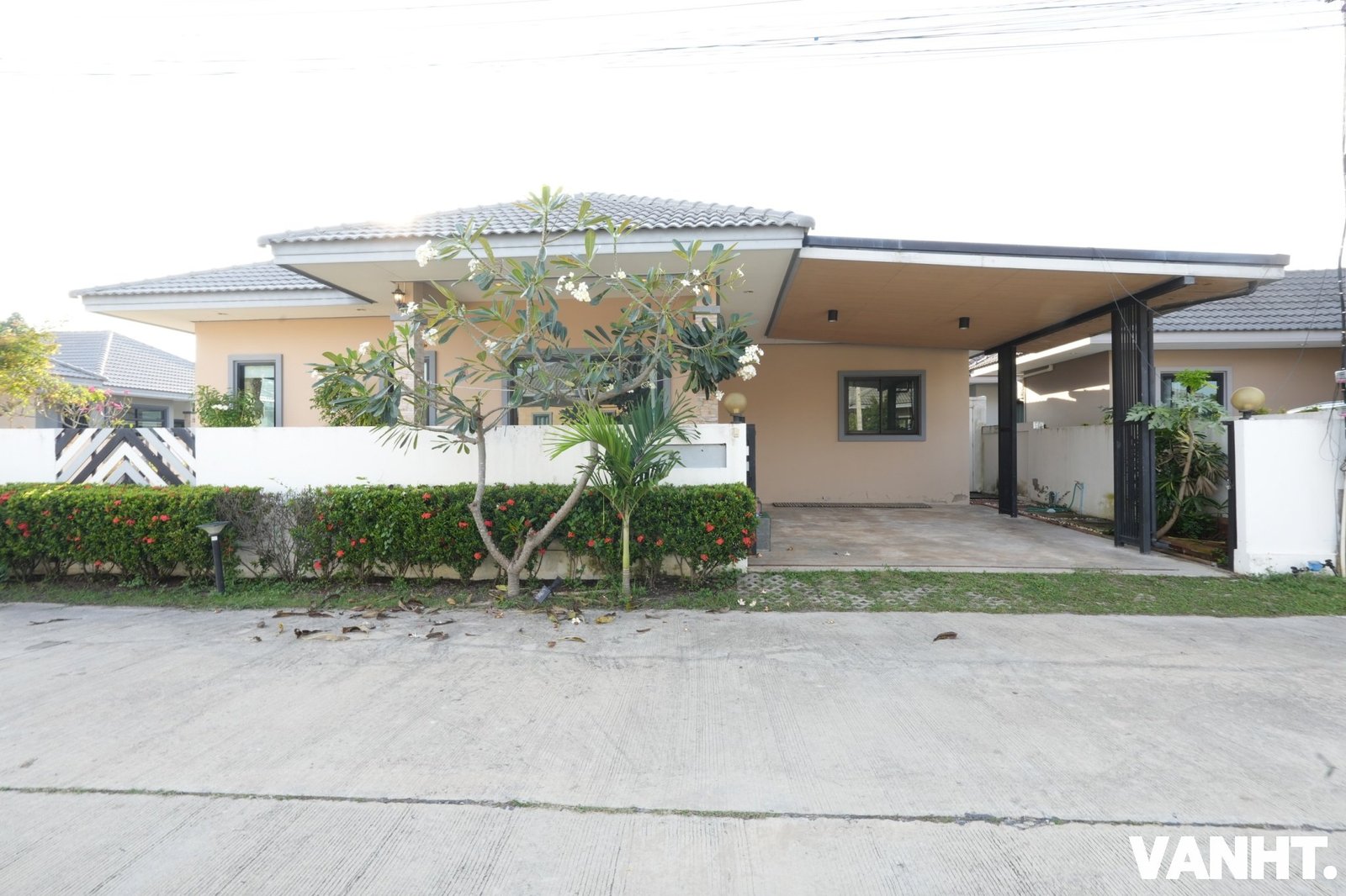 Modern Villa Hua Hin outside view 2