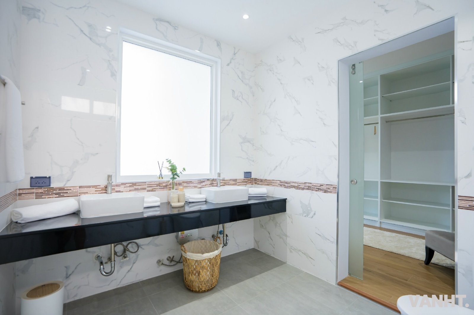 The riverside residence bathroom 2